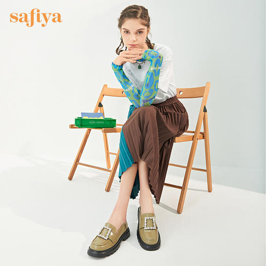 Safiya/索菲娅皮鞋2022年早秋网红新款英伦风水钻方扣厚底超轻系列乐福鞋 SF23112012 商品图1