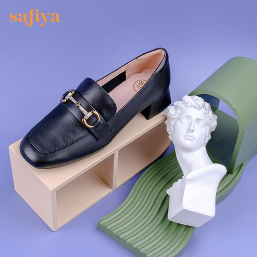 Safiya/索菲娅真皮乐福鞋女四季可穿复古马鞍扣舒适通勤浅口单鞋 SF23112079 商品图0