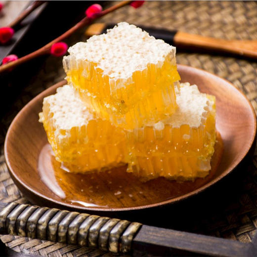 东北黑蜂椴树蜂巢蜜500克盒装 商品图3