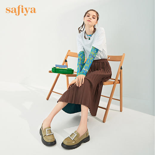 Safiya/索菲娅皮鞋2022年早秋网红新款英伦风水钻方扣厚底超轻系列乐福鞋 SF23112012 商品图2