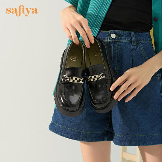 Safiya/索菲娅复古学院风软漆皮浅口单鞋松糕厚底超轻系列一脚蹬乐福鞋女 SF23112005 商品图4