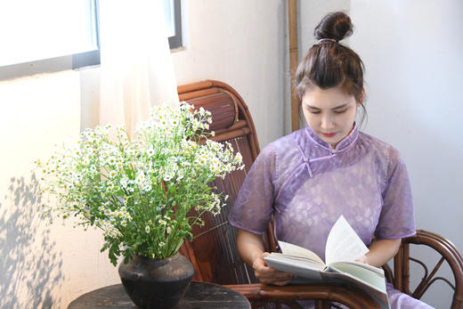 蕾丝连肩袖旗袍 商品图4