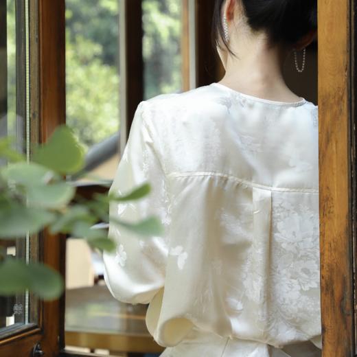 预定|盛唐牡丹 高级感时髦小众玉扣真丝提花衬衣 .潮快闪[福利品] 商品图4