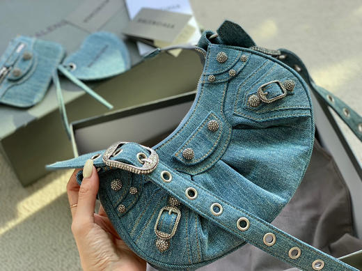 Balenciag* Le Cagole 
半月牙腋下包/斜挎包-xs 商品图8