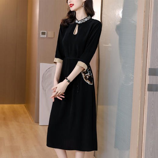 2022年春夏新款港味复古chic裙子中国风刺绣黑色收腰显瘦连衣裙女 AHM-as8013 商品图2