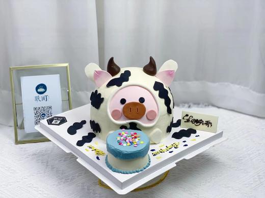 翻糖造型&奶牛lulu猪庆祝圆型蛋糕 商品图0