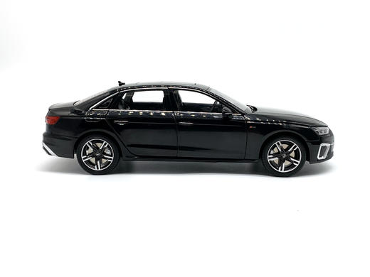 奥迪A4L车模（1:18） 商品图1
