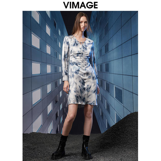 VIMAGE纬漫纪秋季新品复古轻薄水墨印花显瘦连衣裙V1807420 商品图0