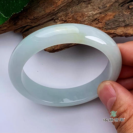 派瑞翡翠 翡翠手镯 糯种 淡绿色 黄翡 商品图2