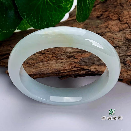 派瑞翡翠 翡翠手镯 糯种 淡绿色 黄翡 商品图0