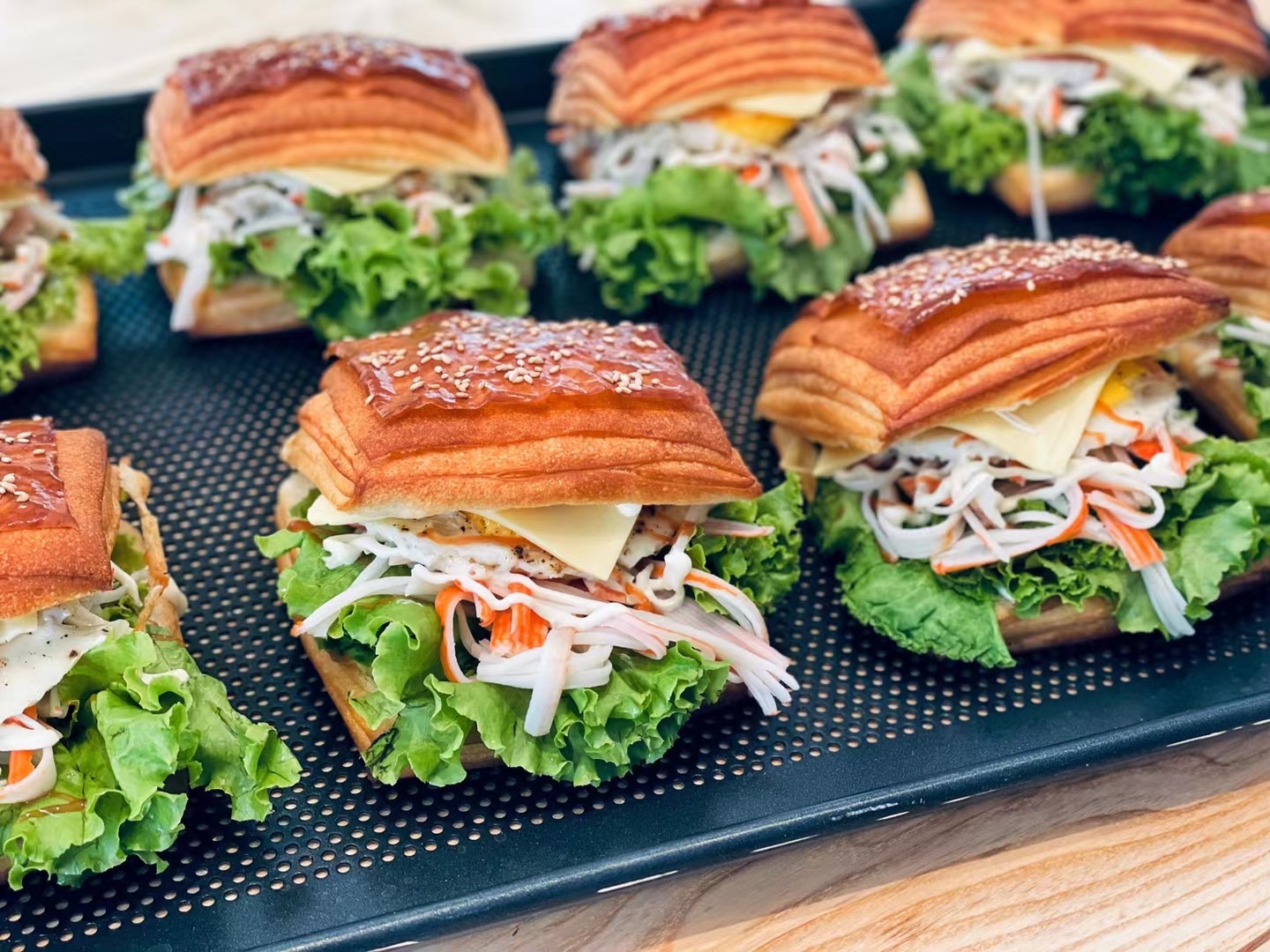 酥酥蟹柳可颂三明治11:30出货