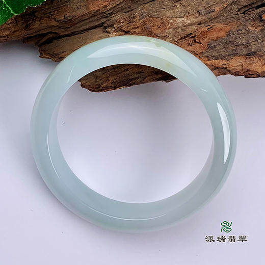 派瑞翡翠 翡翠手镯 糯种 淡绿色 黄翡 商品图1