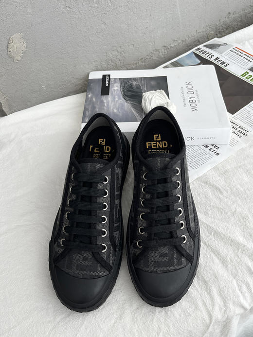 【大促，不退不换】 芬*迪 女士 双F提花帆布休闲轻便板鞋  Domino低帮运动鞋 3色  BZ988 商品图7