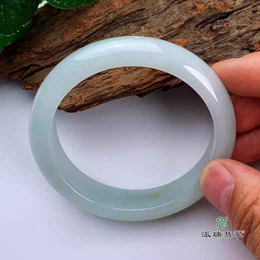 派瑞翡翠 翡翠手镯 糯种 淡绿色 黄翡 商品图3