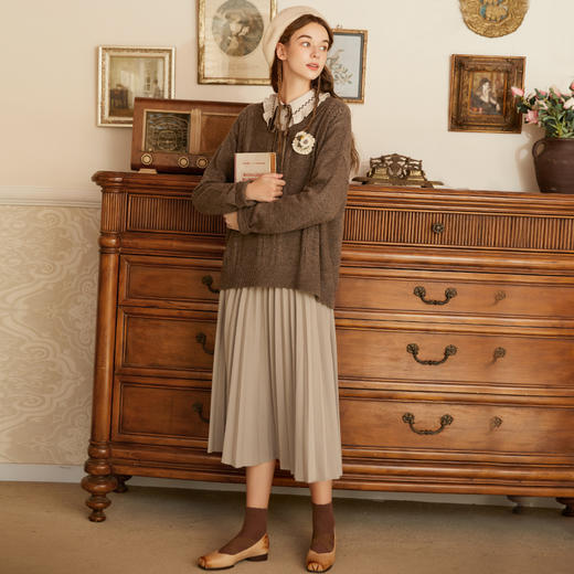 Famecoco范可儿V领针织衫女秋季长袖软糯打底套头毛衣F225DD001 商品图2