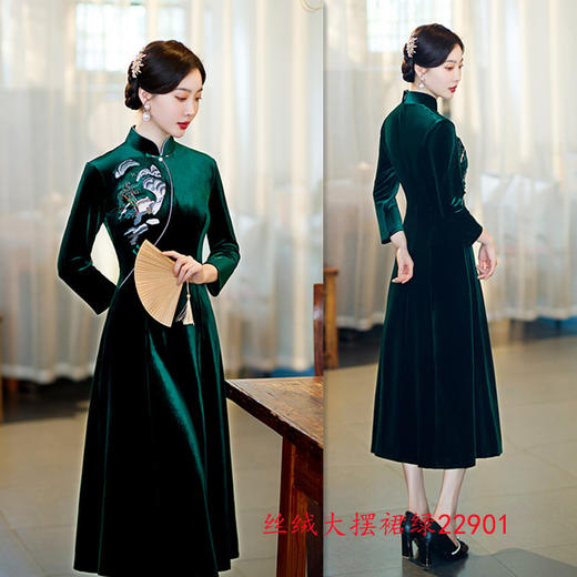 丝绒长袖旗袍大摆裙2022秋冬新款时尚改良中老年女士绣花日常旗袍AQX 22 商品图3