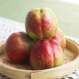 甘肃敦煌李广桃