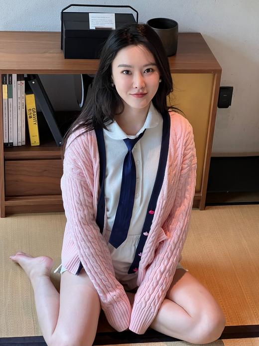 秋游系列玫瑰少女紫粉学院麻花毛衣开衫 商品图1