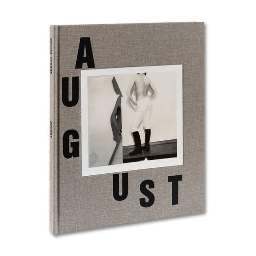 【现货】Collier Schorr：August | 八月 摄影集 商品图0