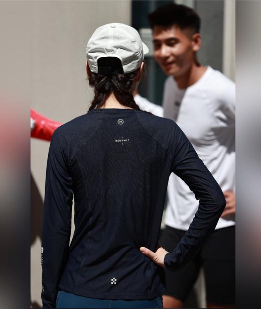BODYWIT身体智慧女子飞羽轻薄速干圆领长袖T恤 商品图3