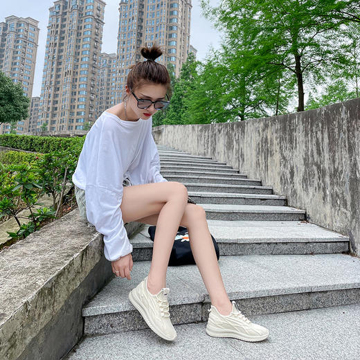 脚胖拍大一码【防泼水，防污！】夏季款卡帝乐鳄鱼男女休闲防泼水飞织鞋，防滑鞋，夏季飞织跑鞋，柔软耐磨时髦百搭！ 商品图4