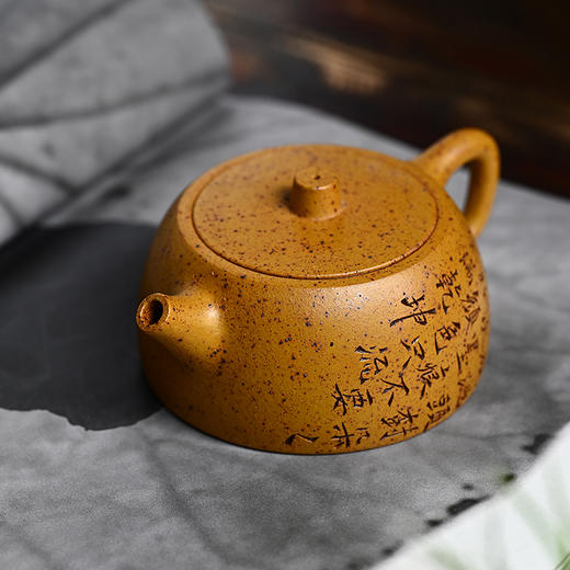 梵匠 断货王 特高温黄金段泥系列 『小巨轮、井栏、长乐未央』宜兴原矿紫砂壶 商品图4