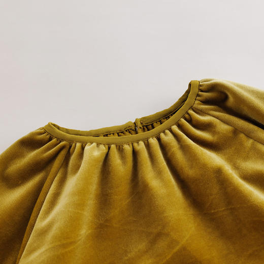 【马克珍妮 芦芙】秋装新款 女童阳光绒法式碎褶连衣裙221302 商品图3