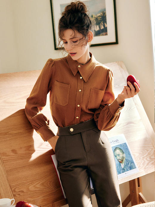 OLrain法式焦糖色长袖衬衫女早秋2022年新款通勤不规则翻领衬衣 商品图3
