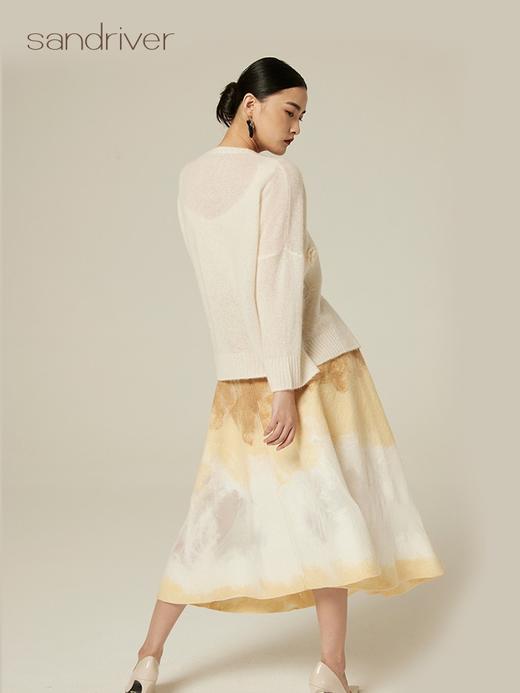 疗愈羊绒|手工绣花V领女开衫 SJF94W210K 商品图1