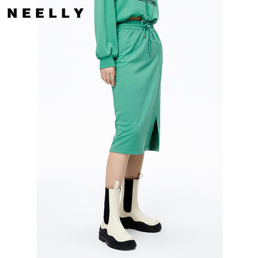 NEELLY纳俪商场同款2022秋季新款松紧腰半身裙女下摆开叉中长款裙N22091E01140 商品图3