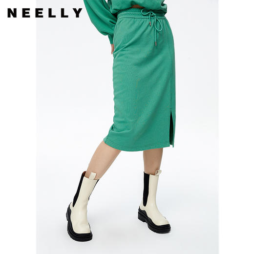 NEELLY纳俪商场同款2022秋季新款松紧腰半身裙女下摆开叉中长款裙N22091E01140 商品图2