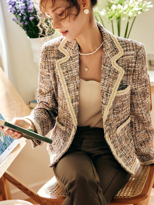 OLrain欧芮儿法式浅咖色西装外套女早秋2022年新款骑士小香风上衣 商品图3