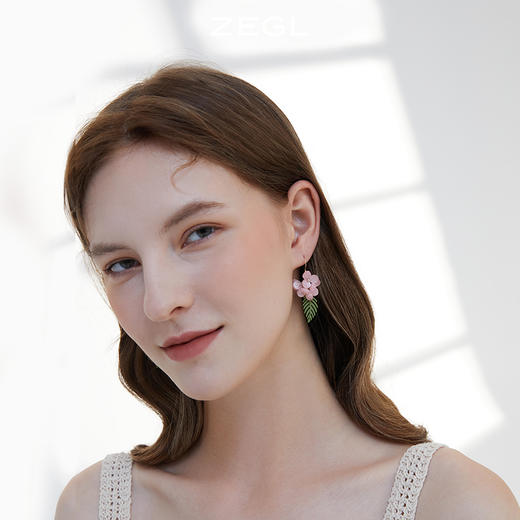 ZEGL粉色花朵耳环女小众设计感高级耳钉2022年新款潮夏季气质耳饰 商品图1