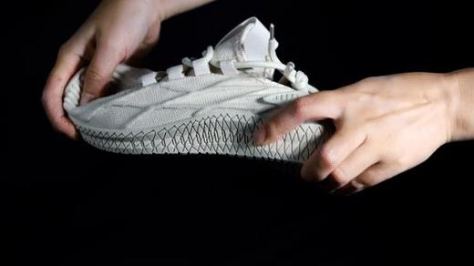 脚胖拍大一码【防泼水，防污！】夏季款卡帝乐鳄鱼男女休闲防泼水飞织鞋，防滑鞋，夏季飞织跑鞋，柔软耐磨时髦百搭！ 商品图5