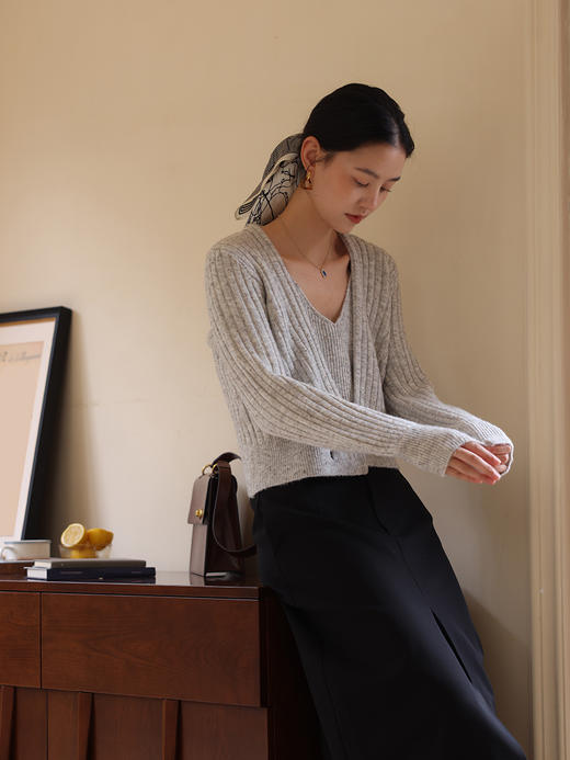 HeyDress法式针织开衫女秋季交叉设计感短款外套复古V领吊带背心 商品图2