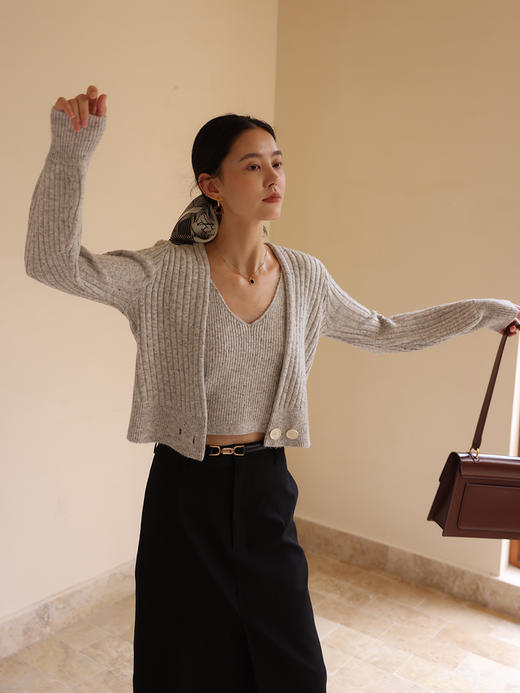 HeyDress法式针织开衫女秋季交叉设计感短款外套复古V领吊带背心 商品图4