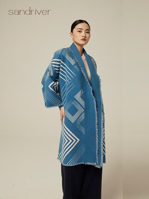 针梭相拼提花羊绒面料女式大衣 SJF94W366K 商品图0