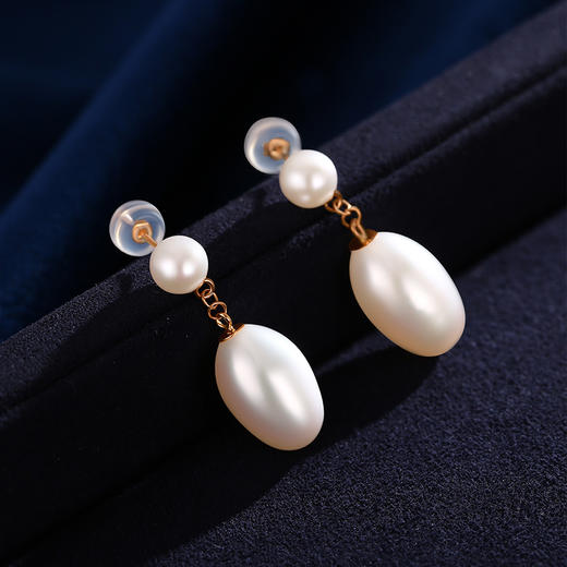 RETRO CHIC意大利复古创意饰品 18K金珍珠垂坠耳钉 商品图1