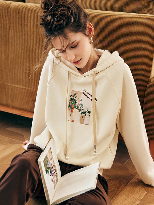 OLrain欧芮儿法式杏色连帽卫衣女早秋2022新款慵懒风减龄印花上衣 商品图1