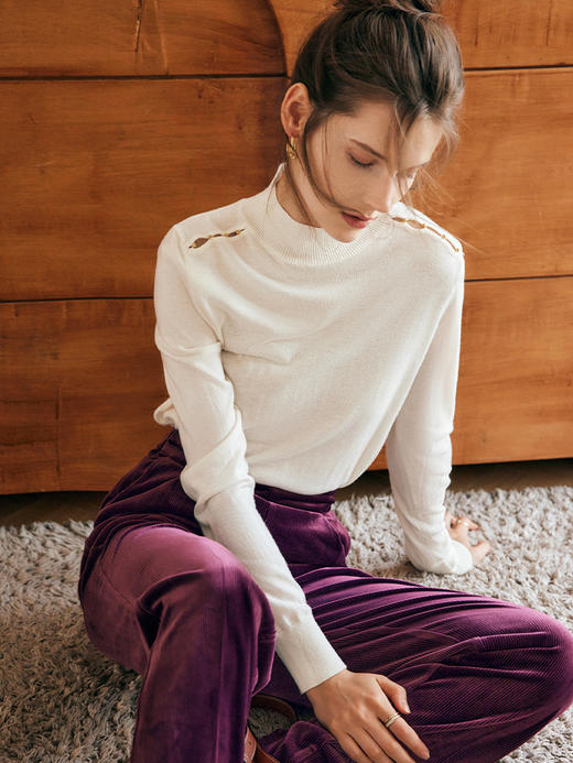 OLrain欧芮儿法式杏色针织衫女早秋2022新款修身镂空半高领打底衫 商品图3