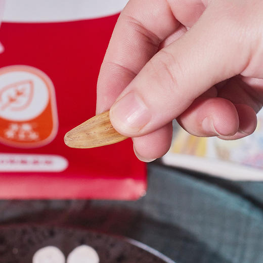 好吃不上火！【陈皮花生/瓜子/山楂条/棒棒糖/甘草陈皮】精选龙岩珍珠花生/新疆363瓜子 新会陈皮煮制 内含50g即食陈皮 450g*2袋 商品图4