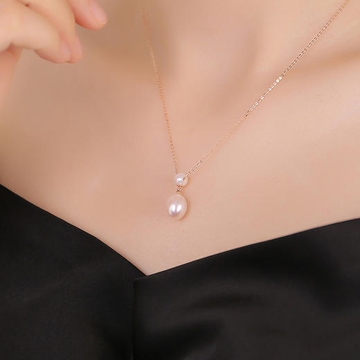 RETRO CHIC意大利复古创意饰品 18K金珍珠垂坠项链 商品图3