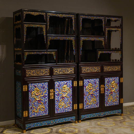 二十世纪 紫檀镶铜胎掐丝珐琅云龙纹博古柜（一对） 商品图4