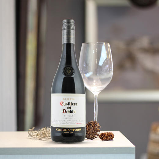 干露红魔鬼设拉子干红葡萄酒750ml 商品图0