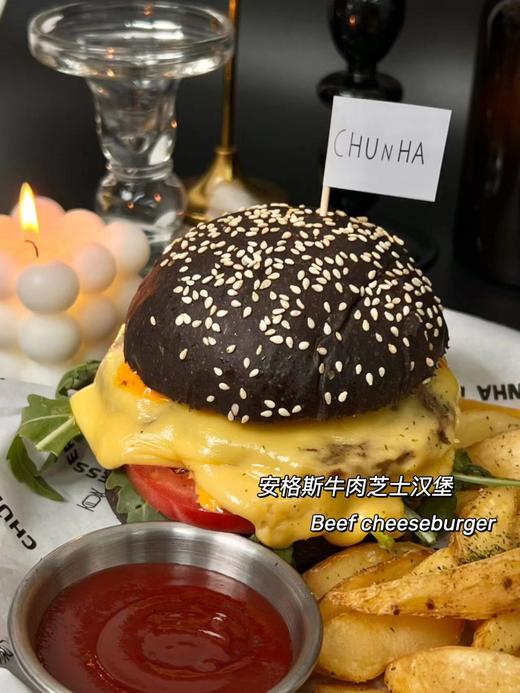 | 安格斯牛肉芝士汉堡 | 商品图2