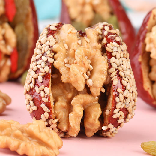 2斤 红枣夹核桃仁葡萄干芝麻和田大枣独立包装零食1000g 商品图6