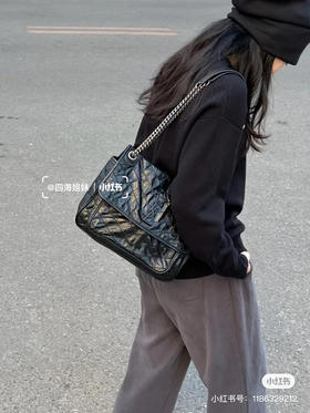 中号𝟐𝟖𝐜𝐦