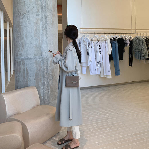 金蘑菇菇【22黑标 Marais巴黎周末】豆蔻灰绿风衣！垂顺中长款！ 商品图1