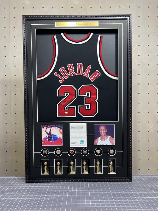 收藏系列 乔丹 公牛队23号黑色 双证书 限量球员版 亲笔签名球衣 商品图1