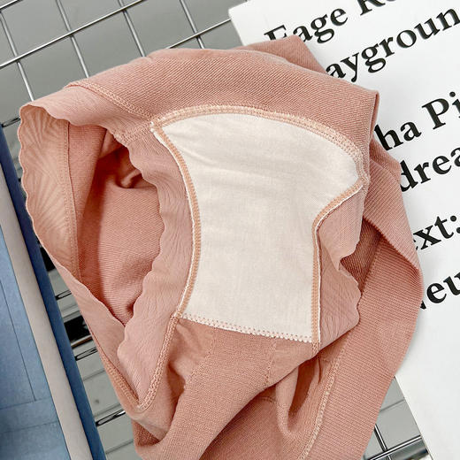 老米优品 / 舒适性真的是让人惊叹哦！质感敲棒！《莫代尔无缝花边包臀中腰女士内裤》弹力很大，穿起来不紧绷，没有束缚感，喜欢简约舒适型小内的别错过它！NK220829B 商品图4